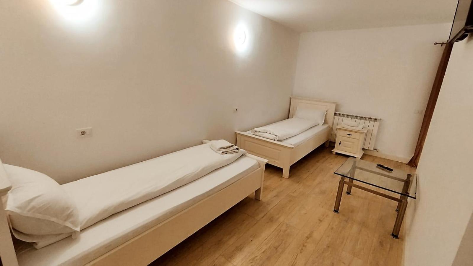 La Rascruce De Ape Otel Sucevita Dış mekan fotoğraf